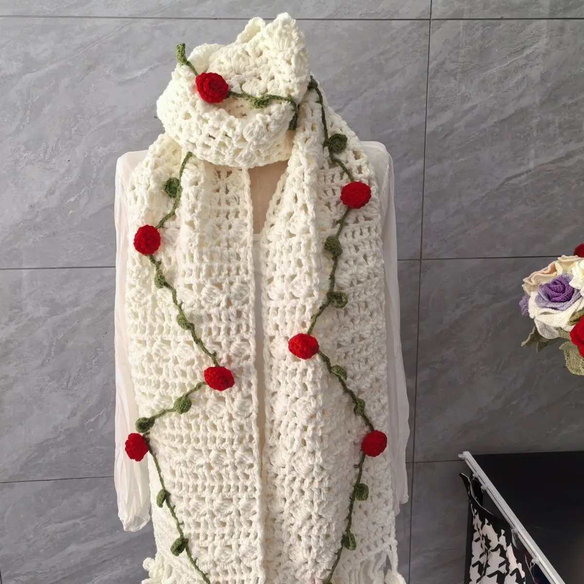 

Винтажный шарф ручной работы с розами, утепленный, в стиле «Spicy Girl», однотонный, теплый зимний шарф для женщин, модный, милый, стильный бандан.