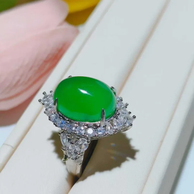 Fashion New Green Agate Inlaid Women's Exquisite Ring