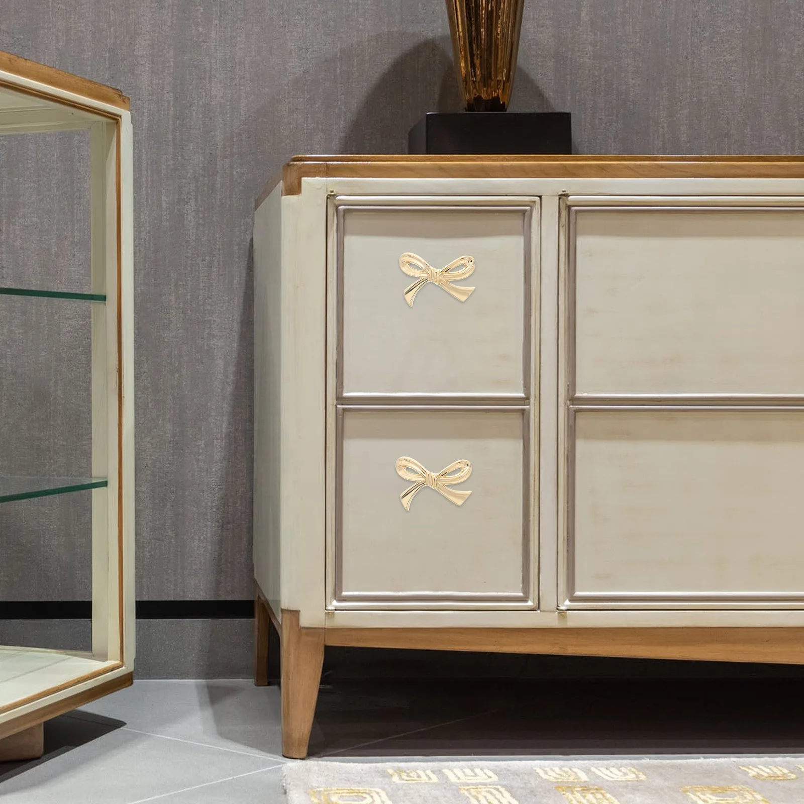 

2Pcs Zinc Alloy Bow Drawer Pulls Modern Gold Hardware Decorative Dresser Handles for Kitchen Cabinets Wardrobes Cupboards