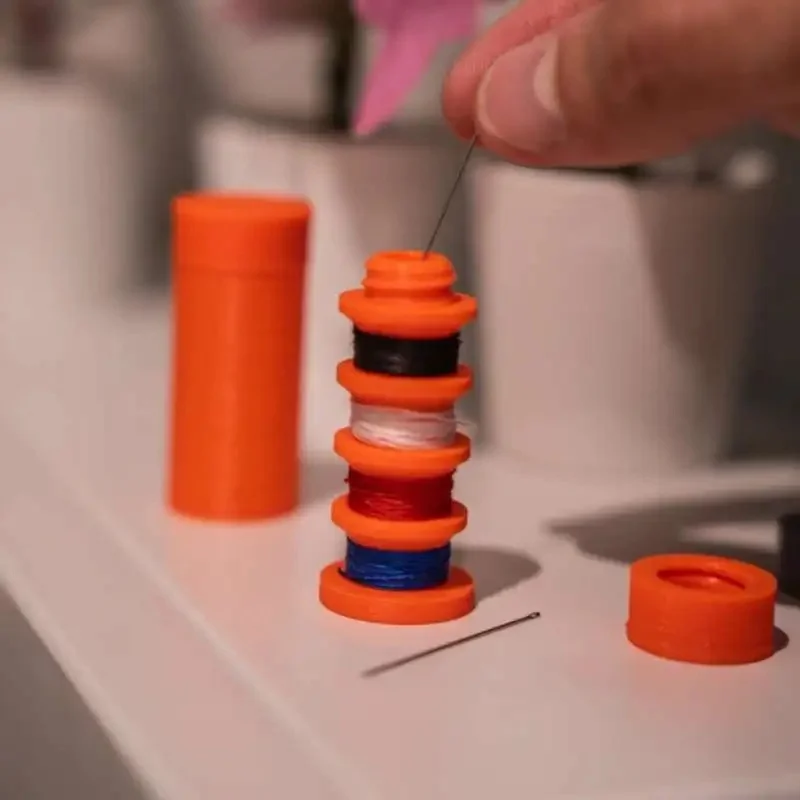 Portable Mini Sewing Thread Spool Holder Stackable Hand Sewing Kit Compact Travel Needle Thread Storage Case