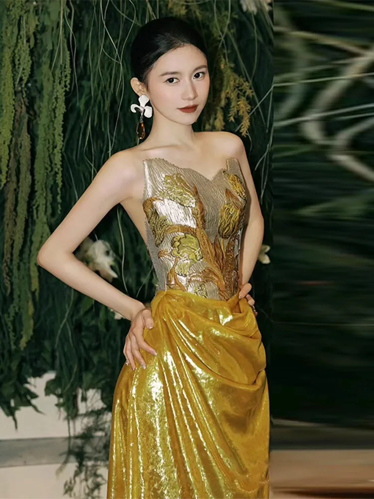 

Strapless Party Wedding Dress Elegant Embroidery Sleeveless Banquet Long Evening Dresses Customized Slim Waist Pleated Prom Gown