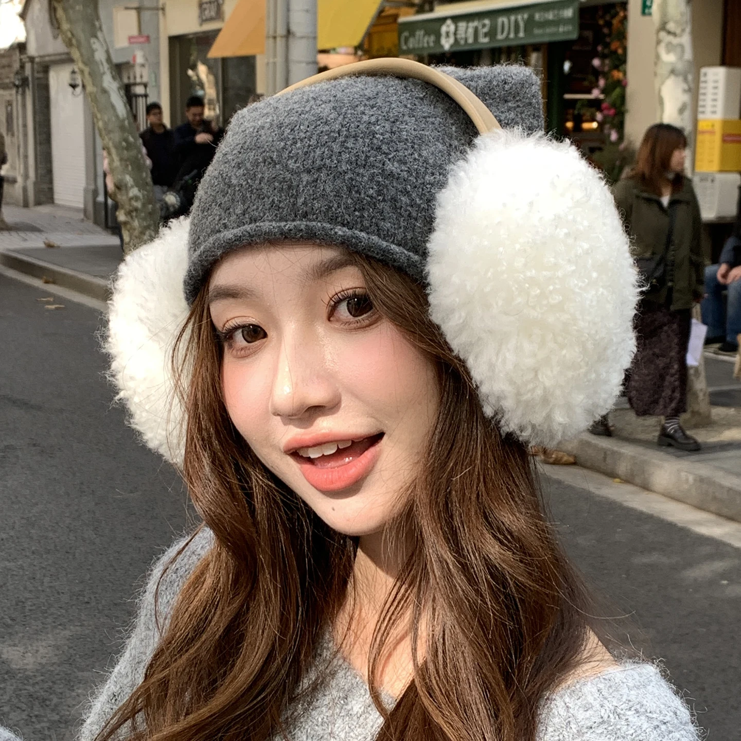 

Милые двусторонние наушники из натурального овечьего меха, женские осенне-зимние модные теплые складные ветрозащитные белые наушники