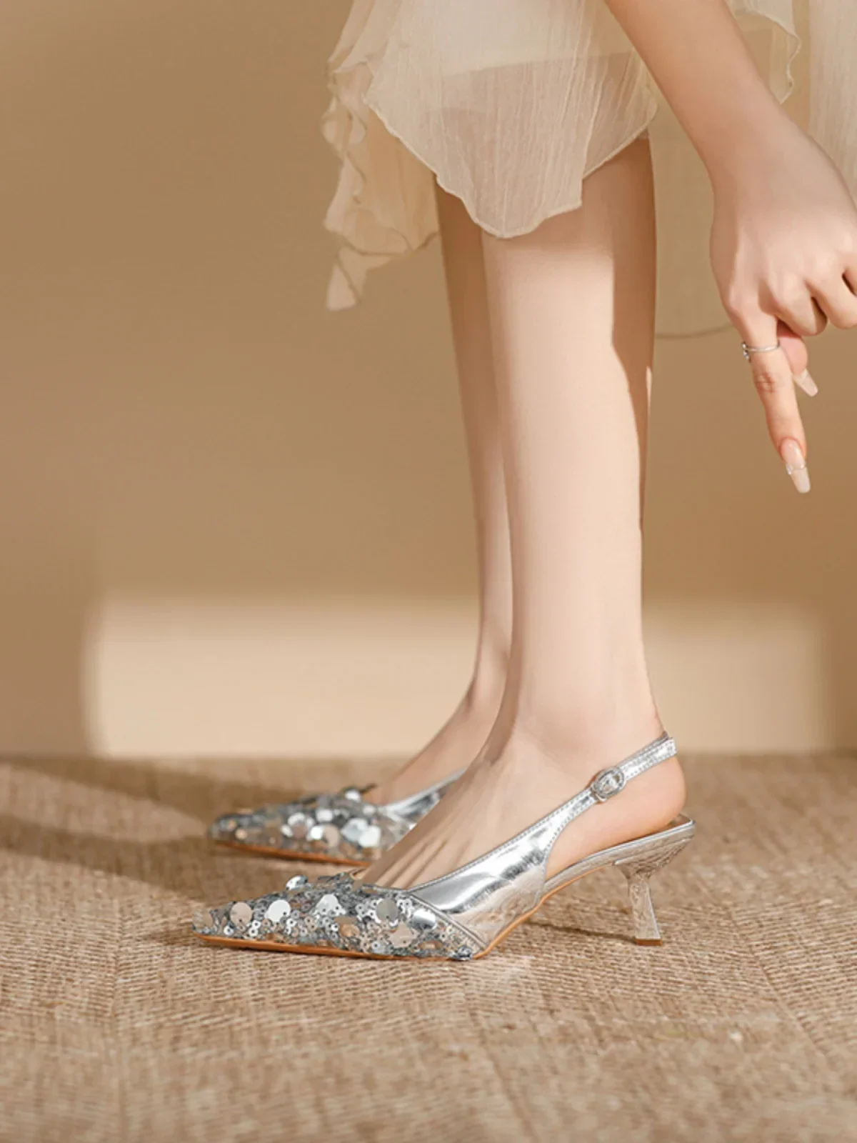 New style sequin pointed one line strap single shoes, women's style slim heel high heels, wrapped sandals