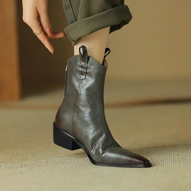 bottes-chelsea-retro-en-cuir-de-vachette-pour-femme-collection-automne-hiver-2026-style-western-a-bout-pointu-et-talon-epais
