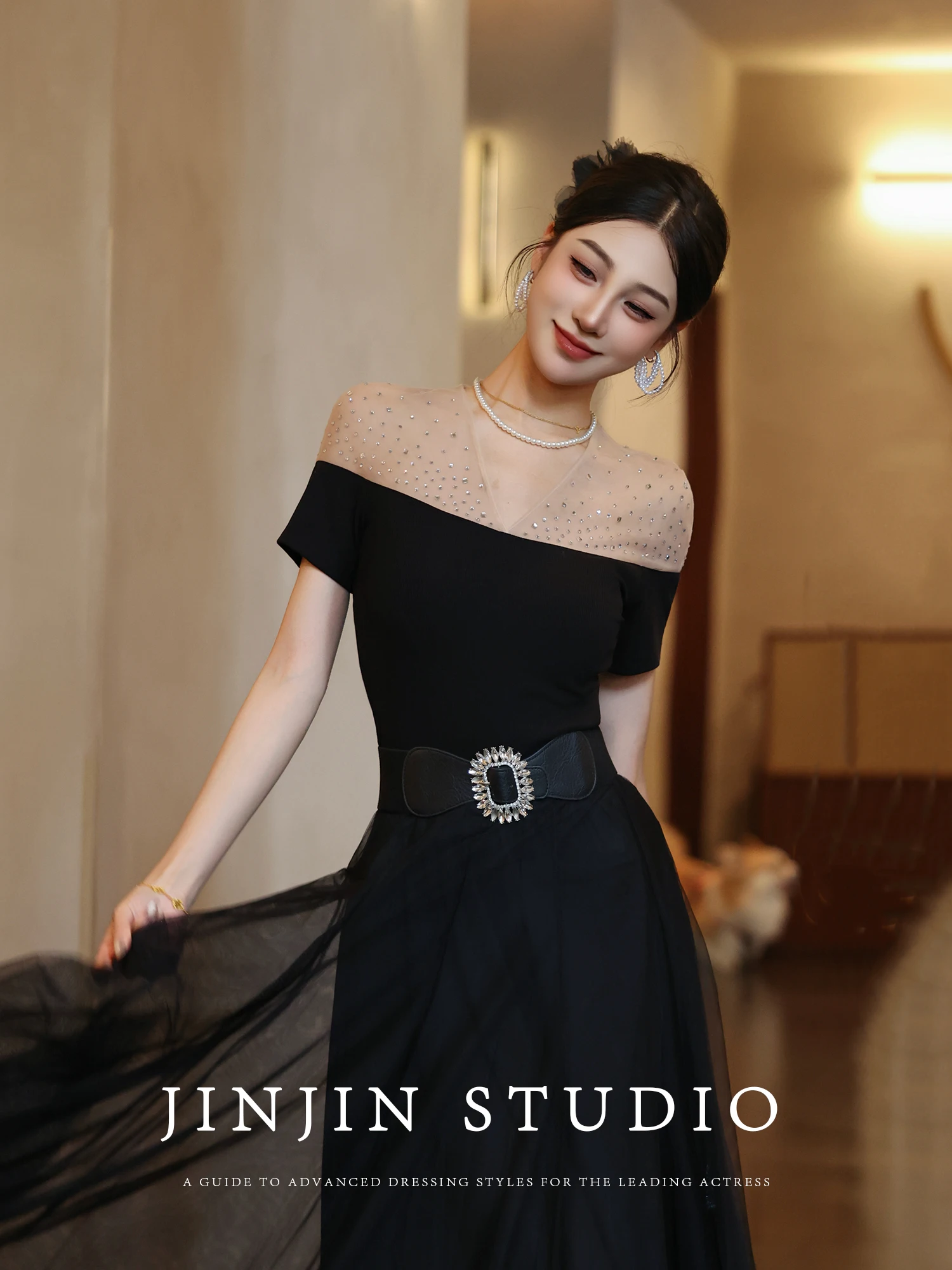 

Elegant Summer Slimming Heavy Embellished Mesh Splice Party Top Women's T-shirt Breathable Short Sleeve One-Shoulder Design