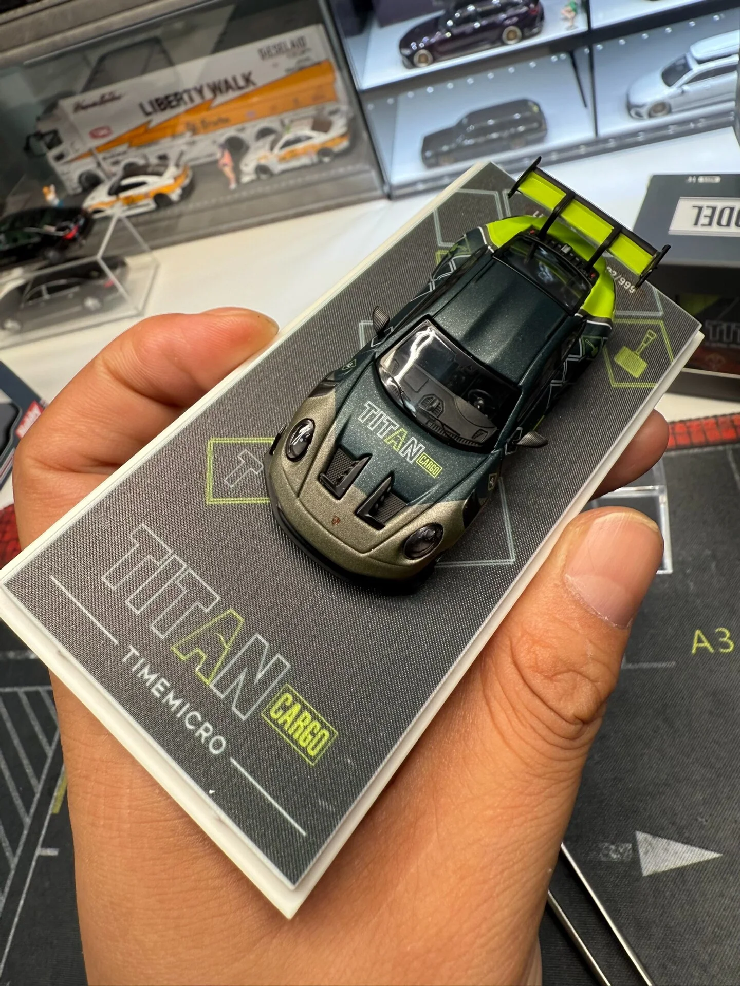 modelo-de-auto-de-aleacion-pintado-a-escala-1-64-de-porsche-992-gt3-rs-titan-de-timemicro