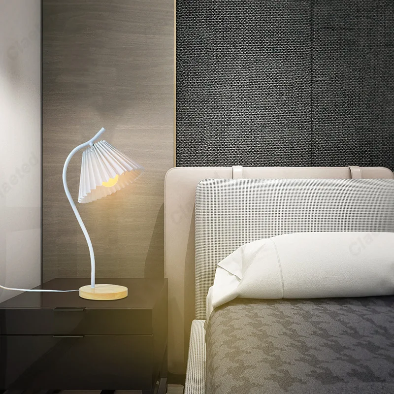 الأوروبية الحديثة الرجعية بسيطة LED مطوي الجدول مصباح غرفة المعيشة دراسة غرفة نوم السرير القراءة الإضاءة