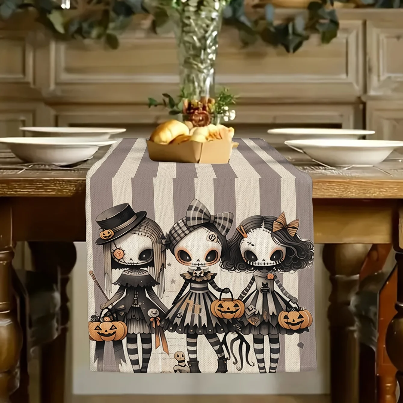 1 Gothic Halloween Doll Table Runner, Three Dark Dolls Holding Pumpkin Lanterns Painted on a Striped Background, Suitable for Halloween Parties, Gothic Theme Parties, Dark Style Cafes, Horror Scripts, Creative Studios, Holiday Markets, Personalized Home Decorations, Halloween Gift Scenes