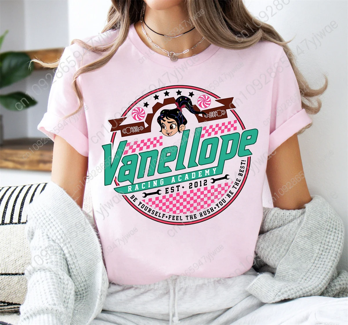Vanellope Racing Academy Est 2012 قميص الأسرة والأصدقاء مطابقة رحلة المحملة الصيف المرأة مريحة القطن قصير الأكمام تي شيرت #1