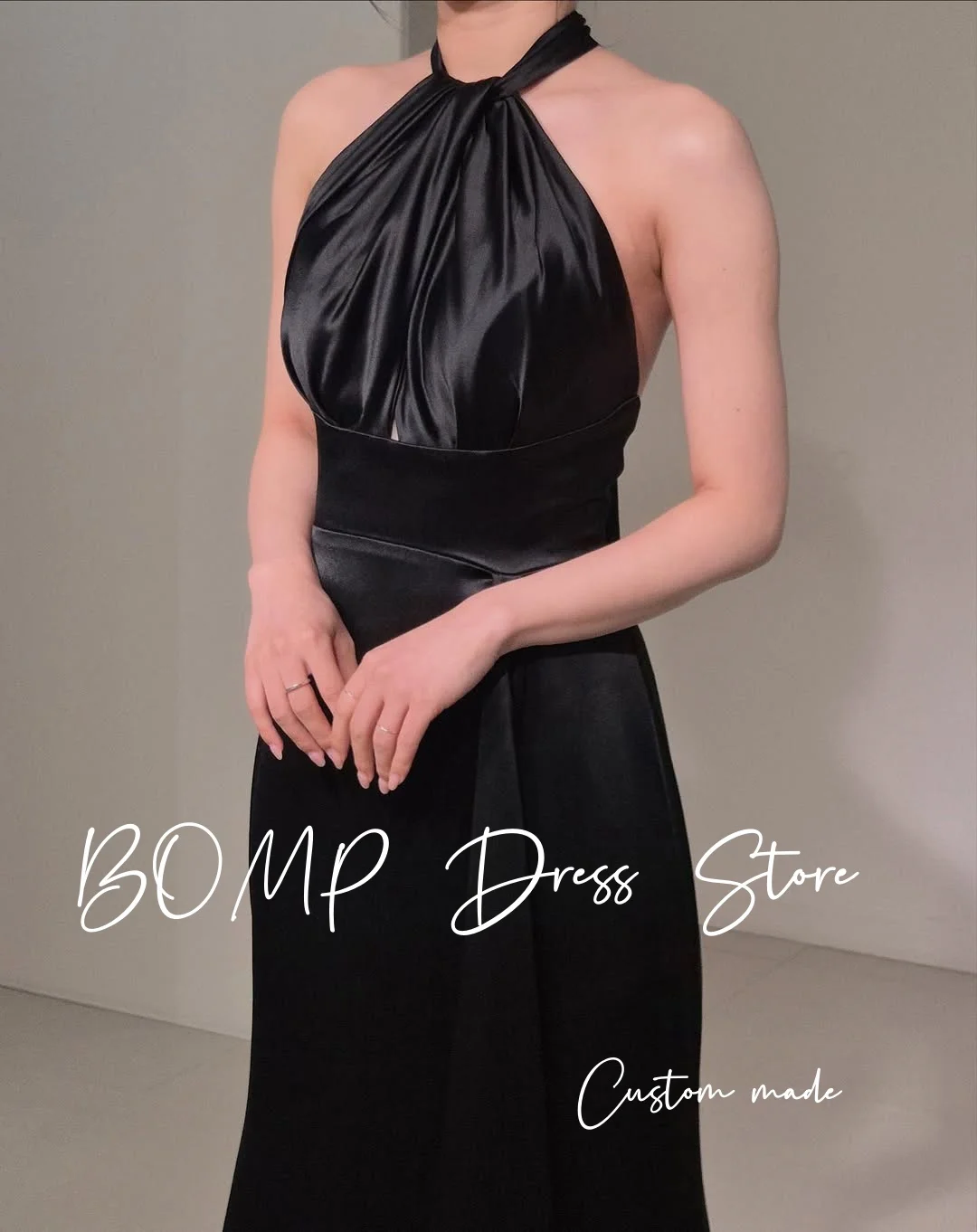BOMP بسيط أسود الحرير الساتان فساتين الزفاف الرسن ربطة القوس فيونكة عارية الذراعين كوريا صورة تبادل لاطلاق النار ثوب استقبال الزفاف مخصص
