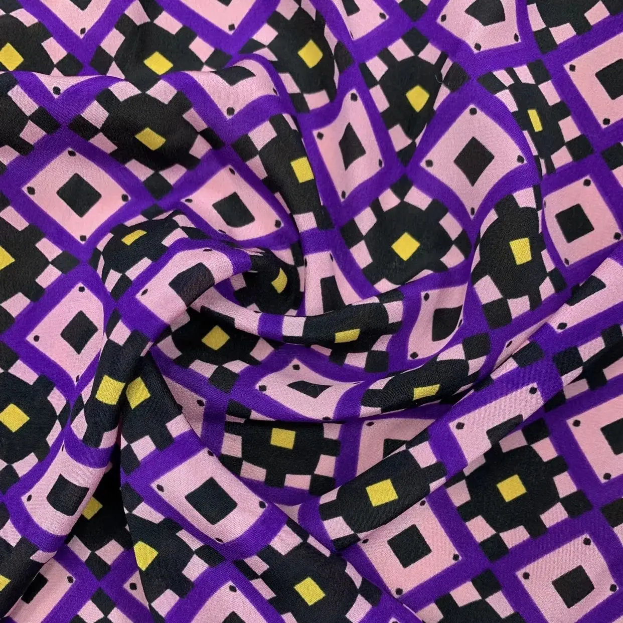 

1 метр, 100% шелк тутового шелка, креповая шелковая ткань 16 мамме, фиолетовая клетчатая ткань с принтом 114 см, ширина 44 дюйма по дворам JX008