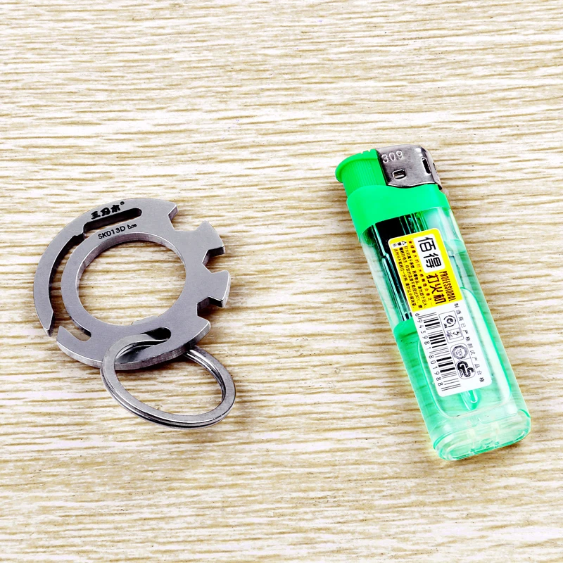 Multifunction Stainless Steel EDC Keychain Outdoor Tools Card Screw Wrench Bottle Opener Creative Gift for Men