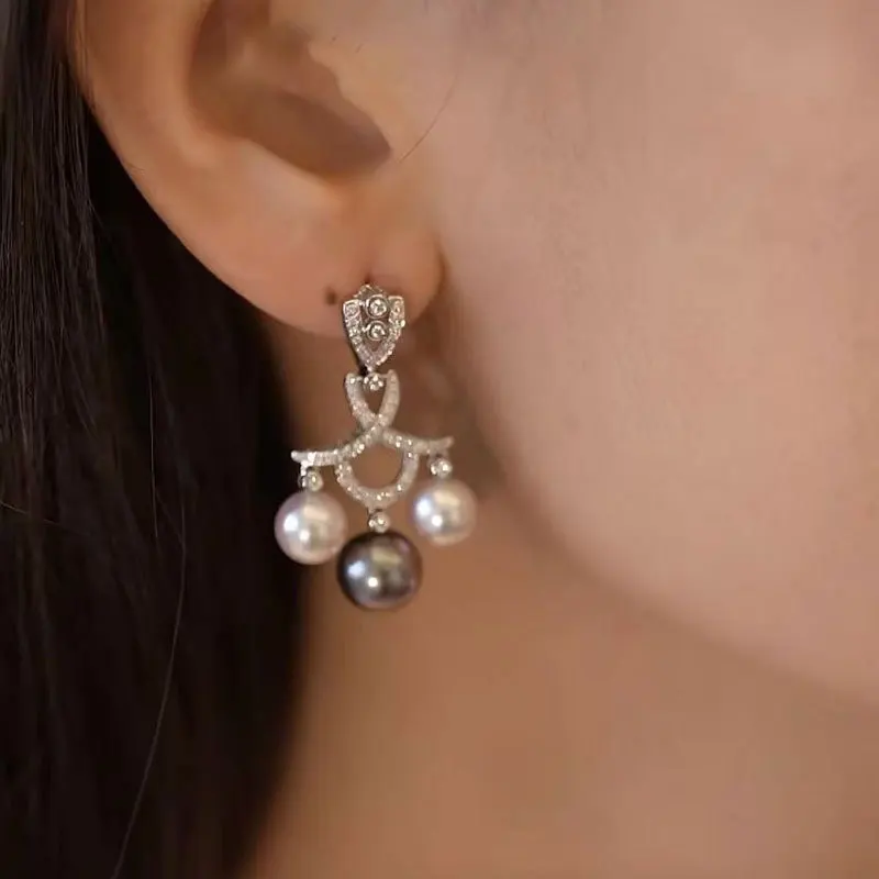 Elegant Diamonds Inlay Candlestick Style Gray White Pearl Earrings for Women New in Creative Tassels Earring Jewelry Accessories