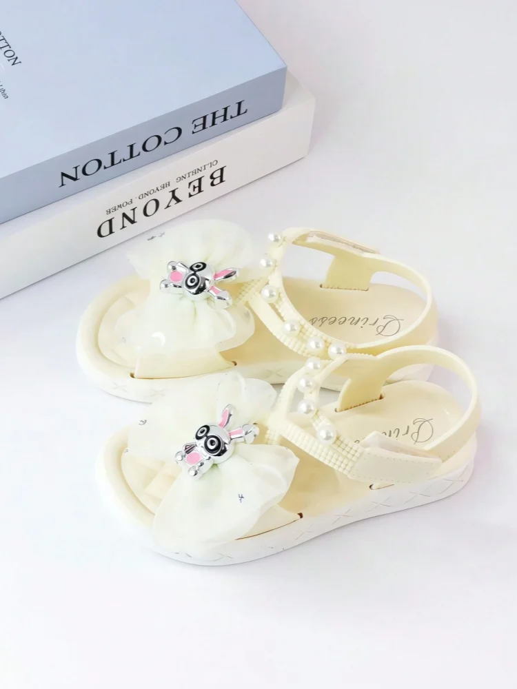 A pair of bow Bunny Bunny Sandals girls' new summer non-slip fashion student sandals girls are light and comfortable and suitabl