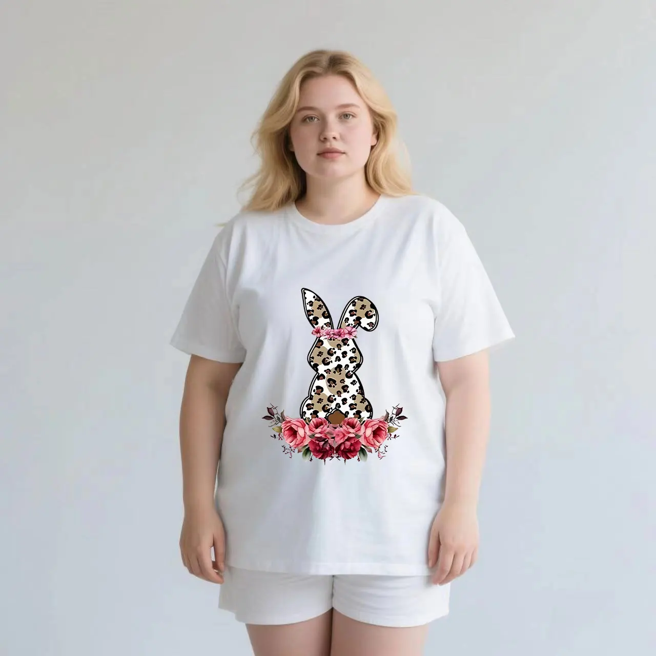

Cartoon rabbit pattern print plus size Ladies' casual short sleeved T-shirt white