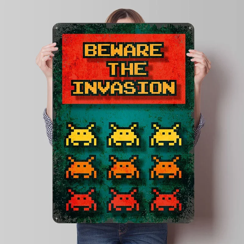 Space Invaders Warning Tin Plaque Poster Customized Wall Art Retro Vintage Metal Signs for Man Cave Decoration At Home Wand Deko