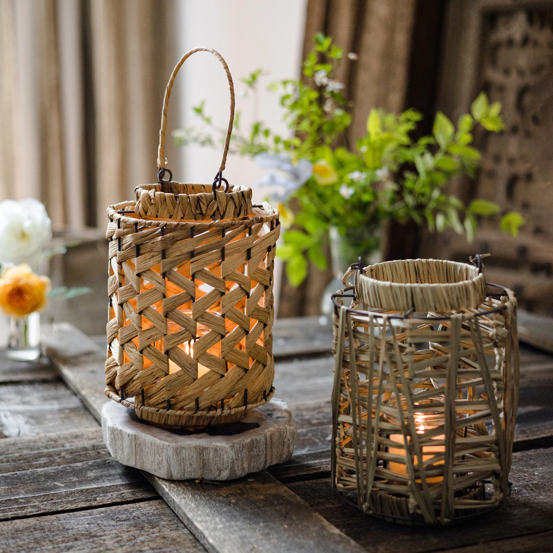

Pastoral Style Straw Woven Portable Wind Lantern Natural Color Candlestick Lantern Floor Hanging Hanging Hand-woven Ornaments