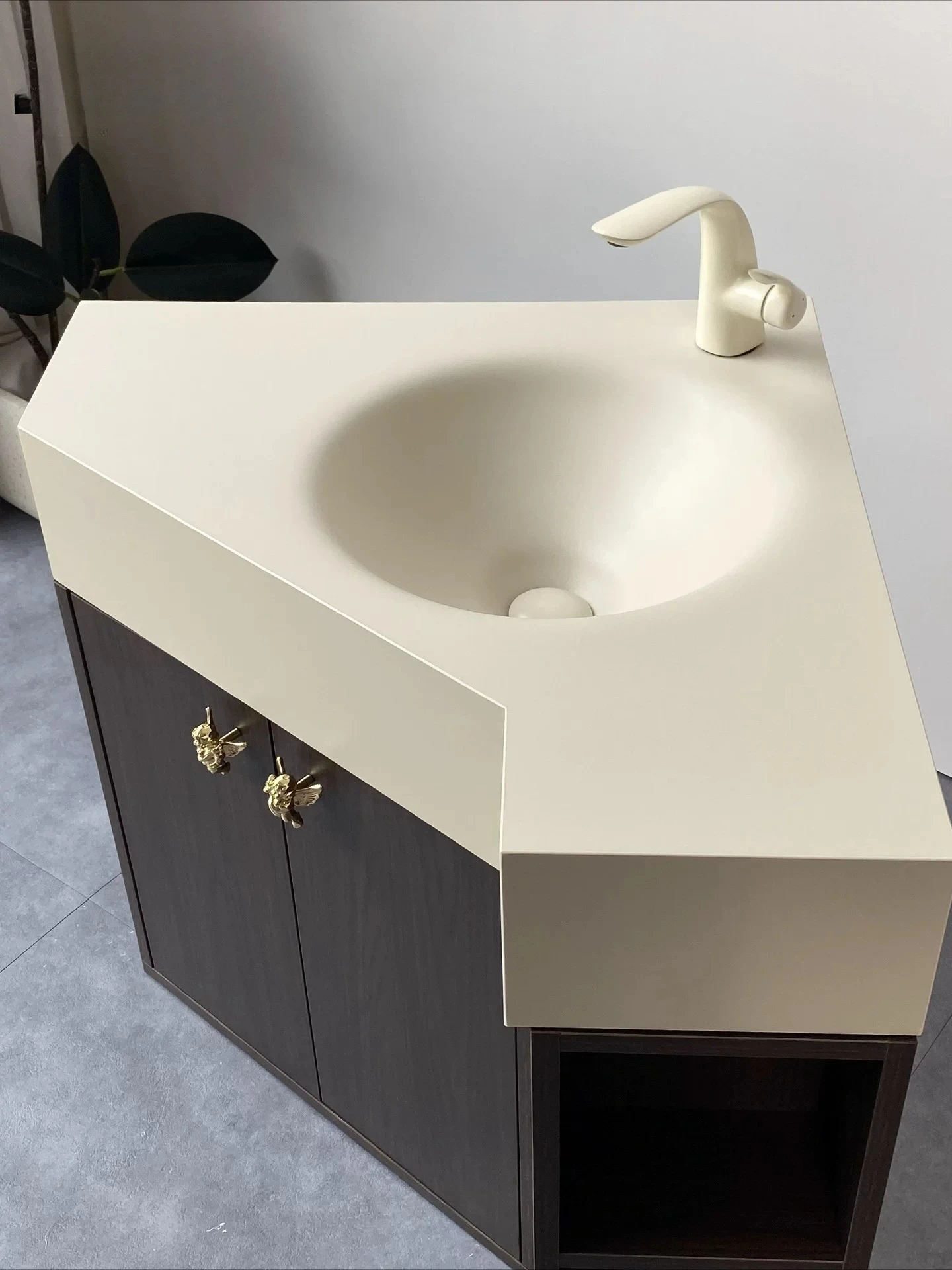 Medieval Style Rock Slab Hot Bending Ceramic Integrated Basin Bathroom Cabinet Toilet Washbasin Corner Cabinet Customization