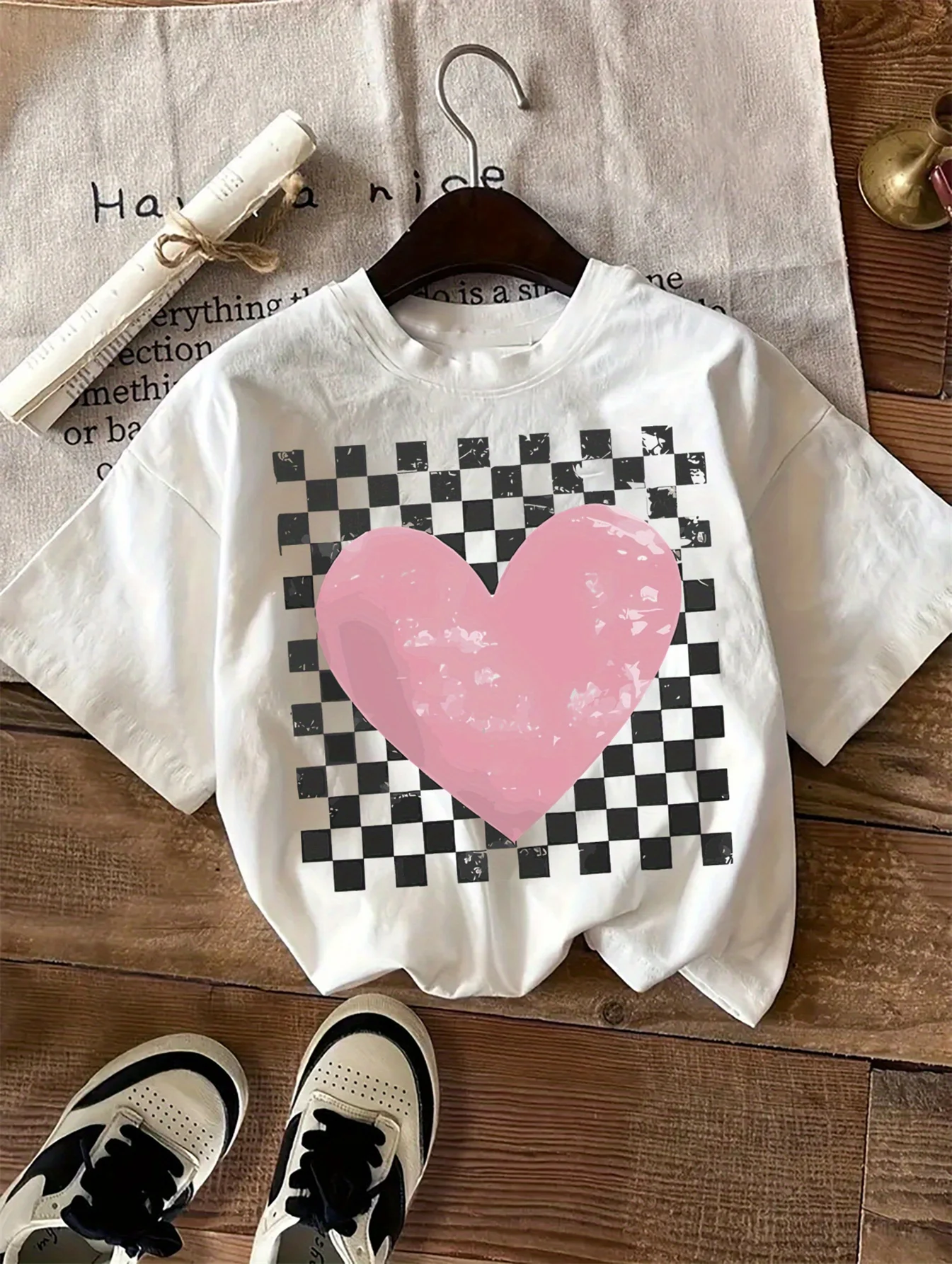 

Women's Casual Short Sleeve Crew Neck T-Shirt Pink Heart Checkered Print Graphic Tee Light Grey Harajuku Short Sleeve Casual