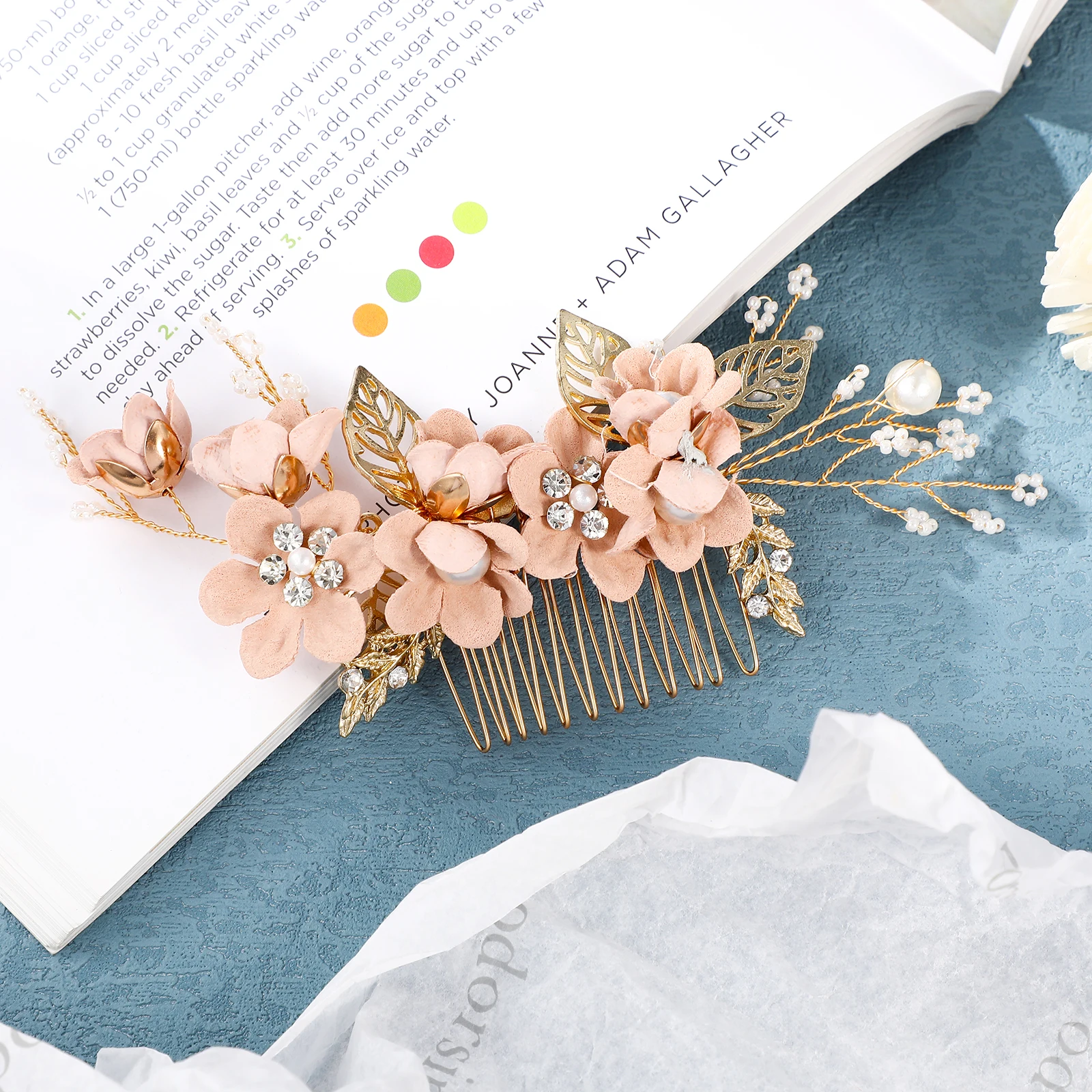 

4pcs Bridal Hair Comb Set Pearl Rhinestone Ornaments Wedding Flowers Accessories Combs Brides Prom Party Hair Decorations