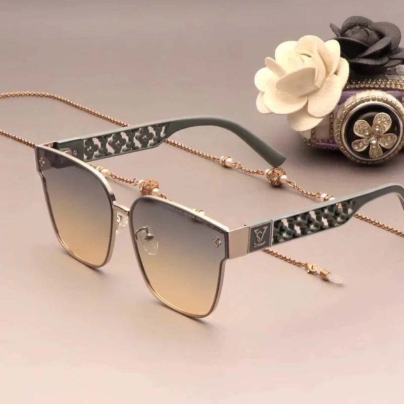 

2025 New Top Luxury Fashion Sunglasses for Women, Trendy Quality UV Resistant Sunglasses, High End Travel Glasses