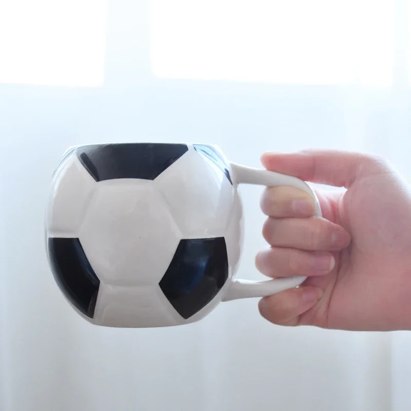 

400ML Football Shape Ceramic Coffee Mug with Handle Heat-resistant Soccer Ball Mugs for Water Milk Coffee Tea Cup Creative Gift