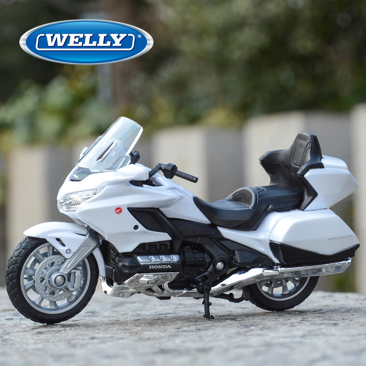 WELLY 1:18 2020 Honda Gold Wing Alloy Cruising Motorcycle Model Diecast Metal Touring Street Motorcycle Toy Simulation Kids Gift