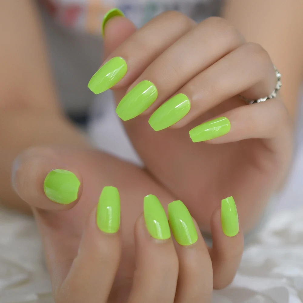 Fashion Solid Color Apple Green Color Ballerina Coffin UV False Nails Flat Hand Finger Fake Nails Press on Summer Wear Nail Art