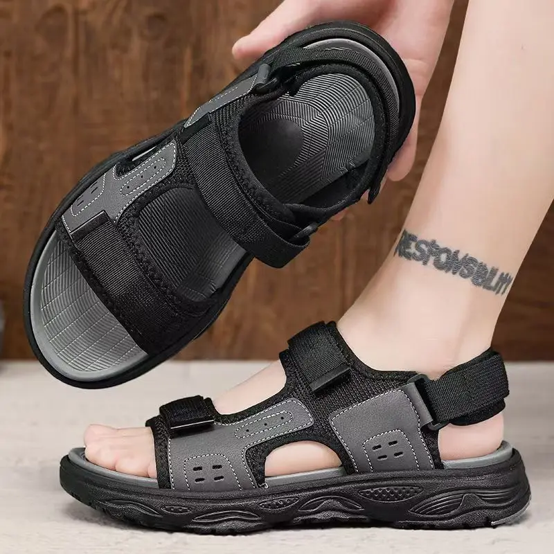 

Новые летние мужские уличные пляжные сандалии с открытым носком, мягкая подошва, нескользящие дышащие легкие повседневные спортивные сандалии на липучке большого размера