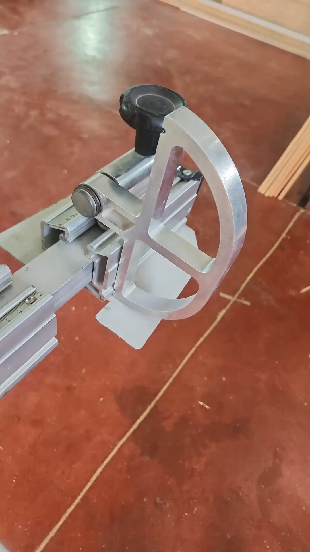 

Woodworking Machinery Accessories Flag Stop for Sliding Table Saw Stopper Panel Length Position Indicator for Panel Saw