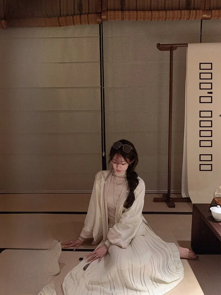 

New Chinese Sle Heavy Embroidery Cowl Ne Long Sve Coat Women's Loose Fit ort Outerwear by Gold Musoom