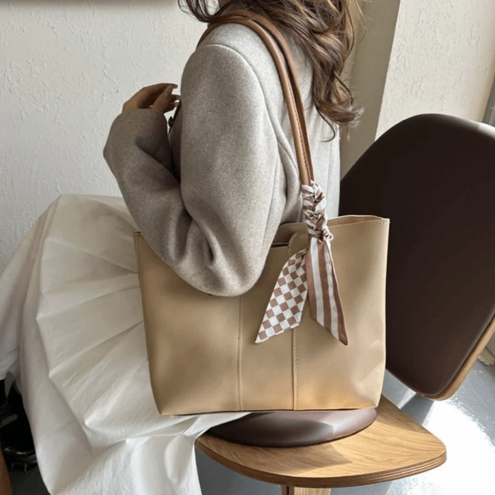 

Large Capacity PU Leather Shoulder Bag French Style Commuting Retro Underarm bag Casual Handbag New Design Tote Bag Girls