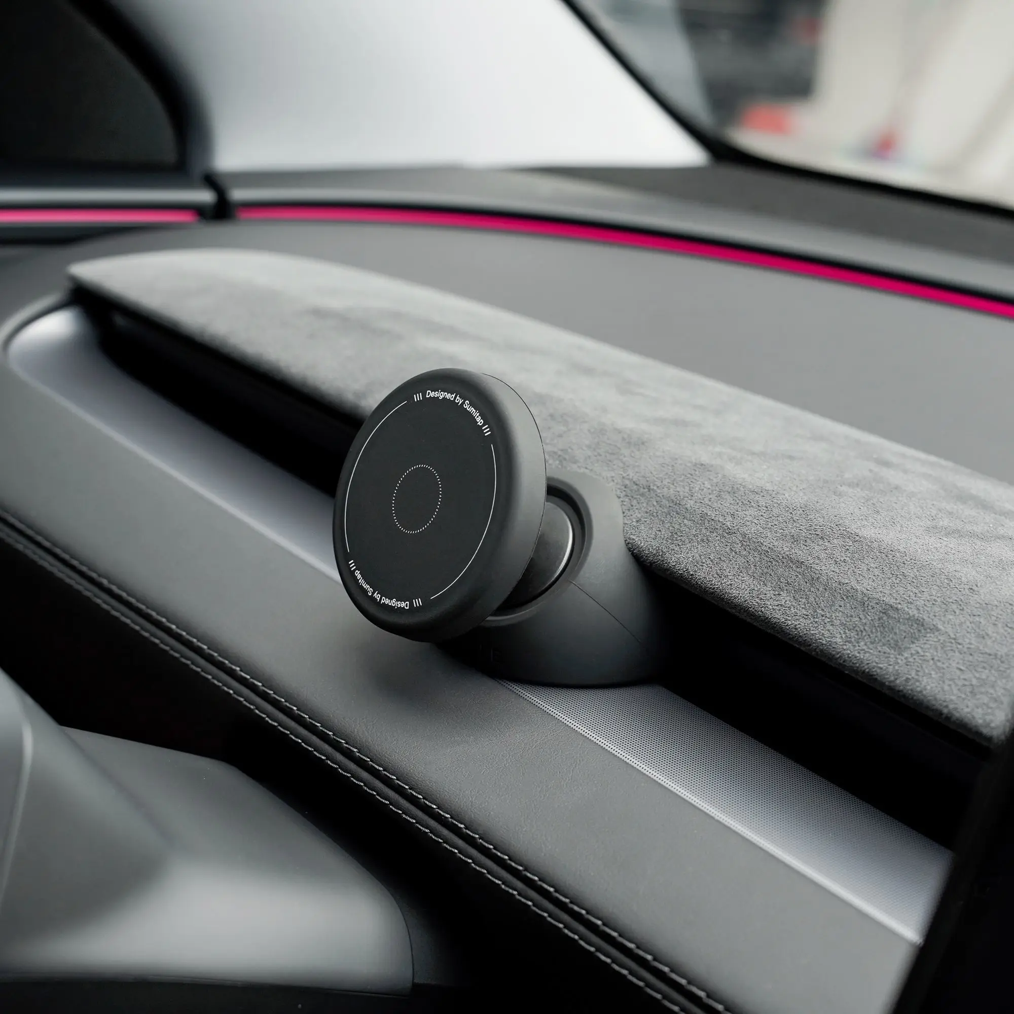 

Suitable for Tesla Model Y Juniper Mobile Phone Holder Model 3 Highland Car Magnetic Interior Accessories