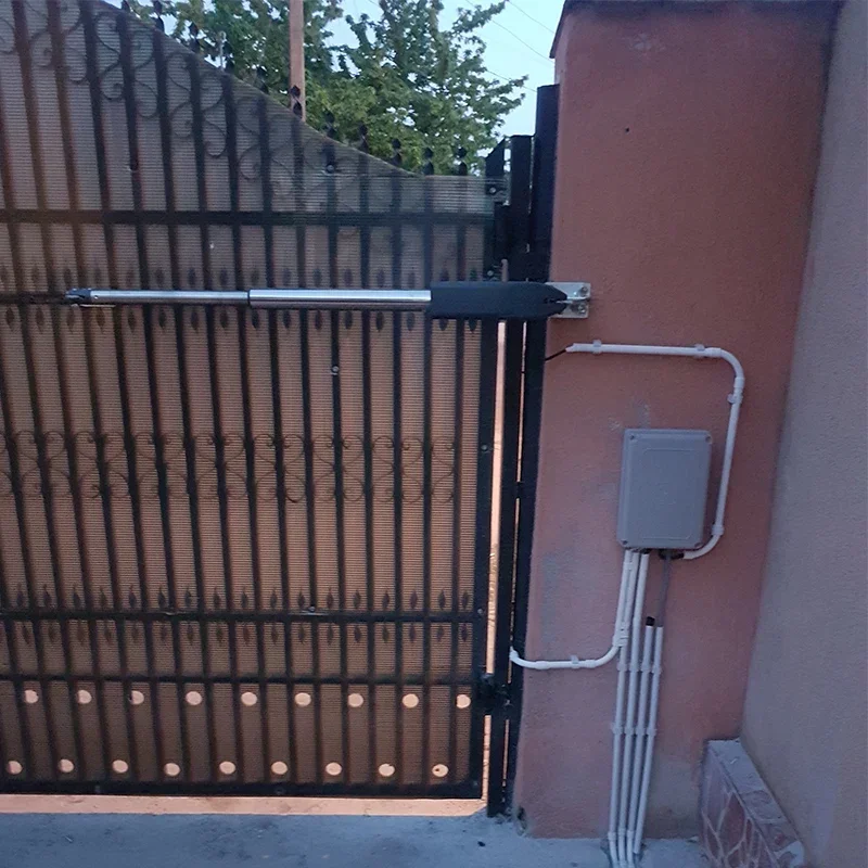 Powerful Swing Gate Operator With Heavy Door Opener And Solar Power Option For 110/220V Input