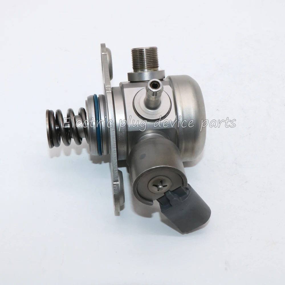 

A2700700501 0261520212 High Pressure Fuel Pump for Mercedes A CLASS W176 B CLASS W246 1.6