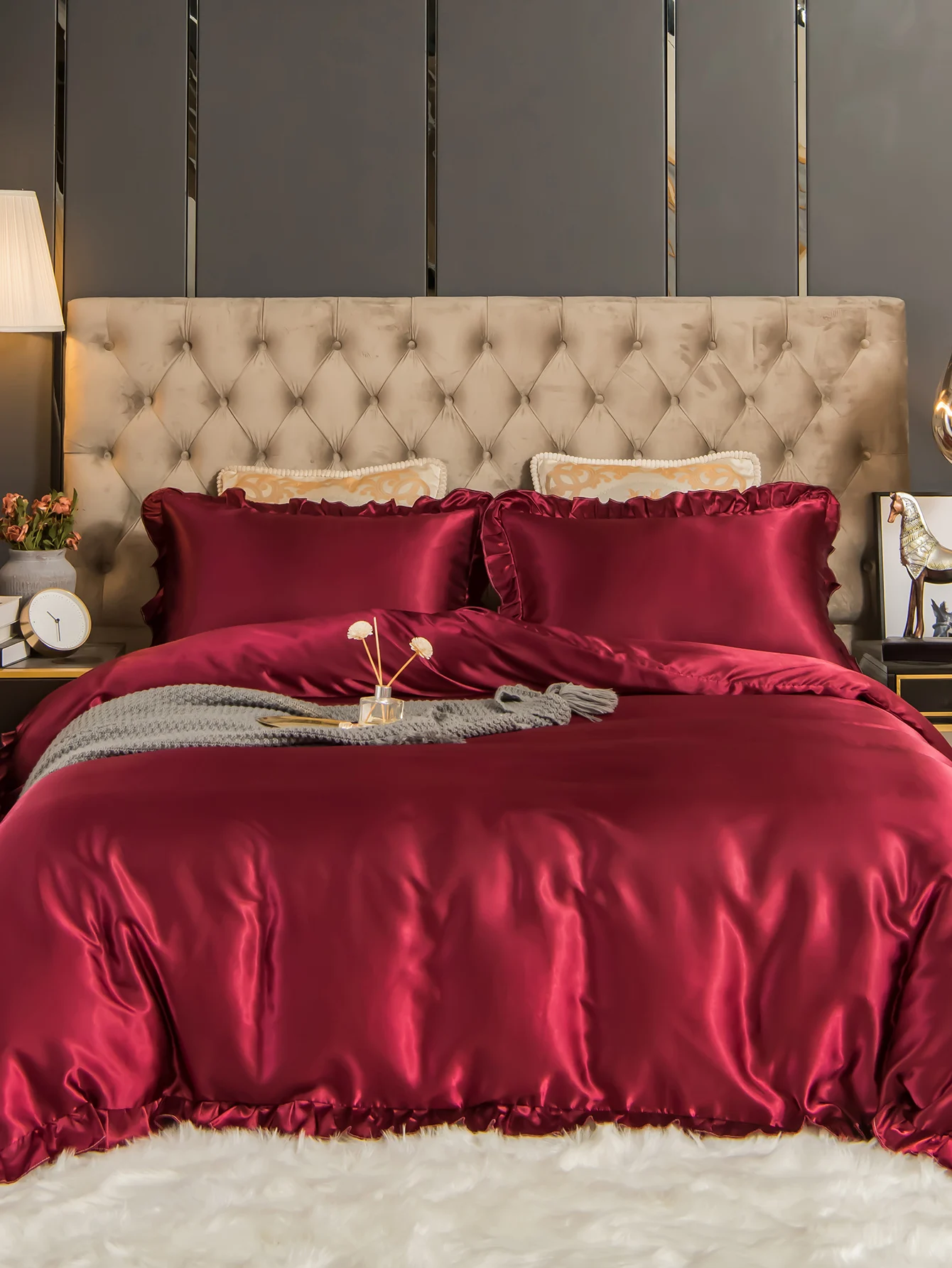 

Luxury Burgundy Satin Bedding Set Ruffled Duvet Cover Set Soft Solid Reversible Quilt Cover Set Girls Adults with Zipper Closure