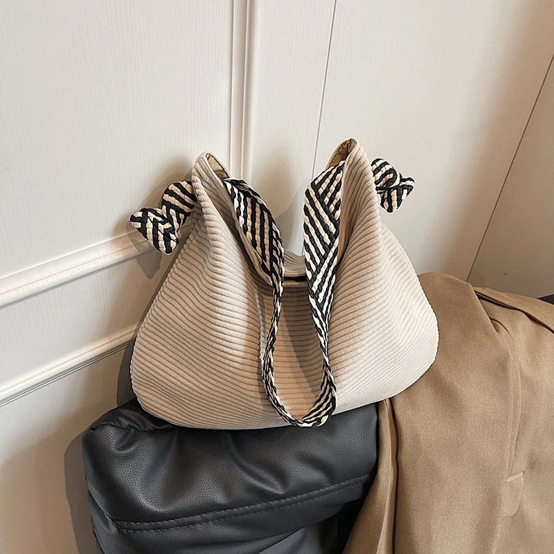 Женская сумка Холщовая сумка с украшением в черно-белую полоску с бантом Мягкая и легкая Большая вместимость для ежедневных поездок на работу