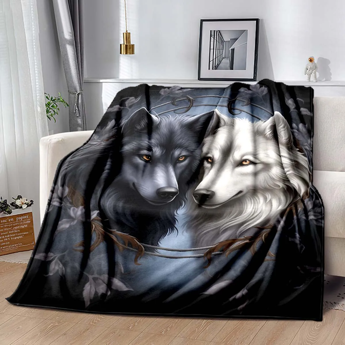 Black and White Wolf Blanket Artistic Couple Design Soft Fleece Throw Pet Lover Gift for Animal Enthusiasts Home Decor Cozy