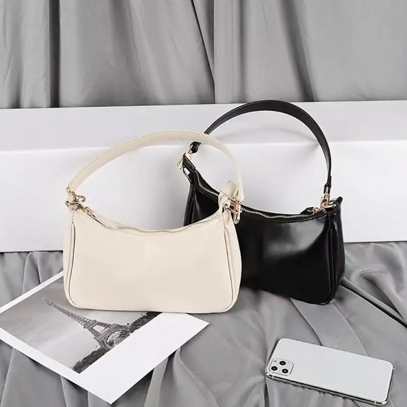 

Stylish Crossbody Bag with Chain Strap and Spacious Interior PU Leather Shoulder Bags Evening Purse for Everyday Use 20CA