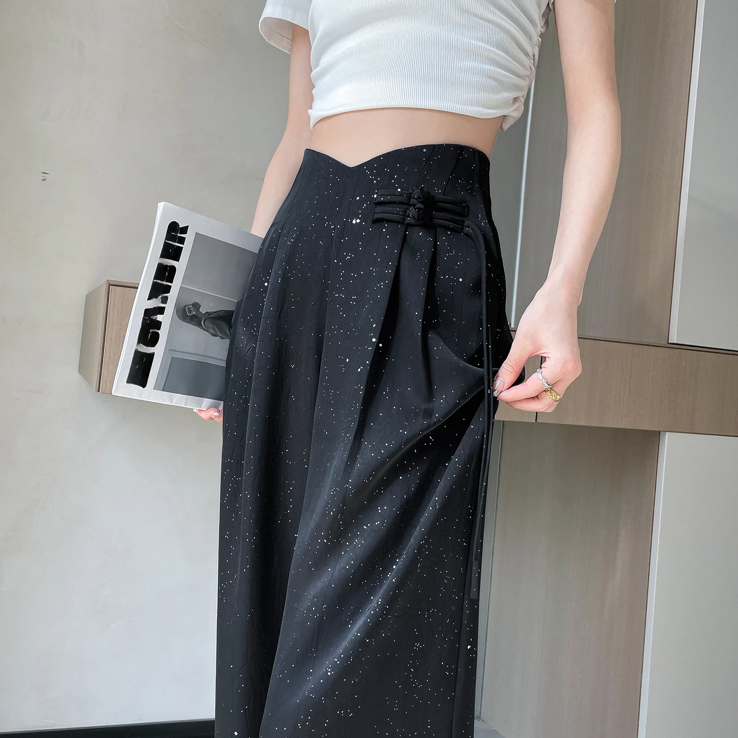 

New Chinese style sequin acetate ice silk wide leg pants for women's summer 2024 new high waisted drape casual cool pants