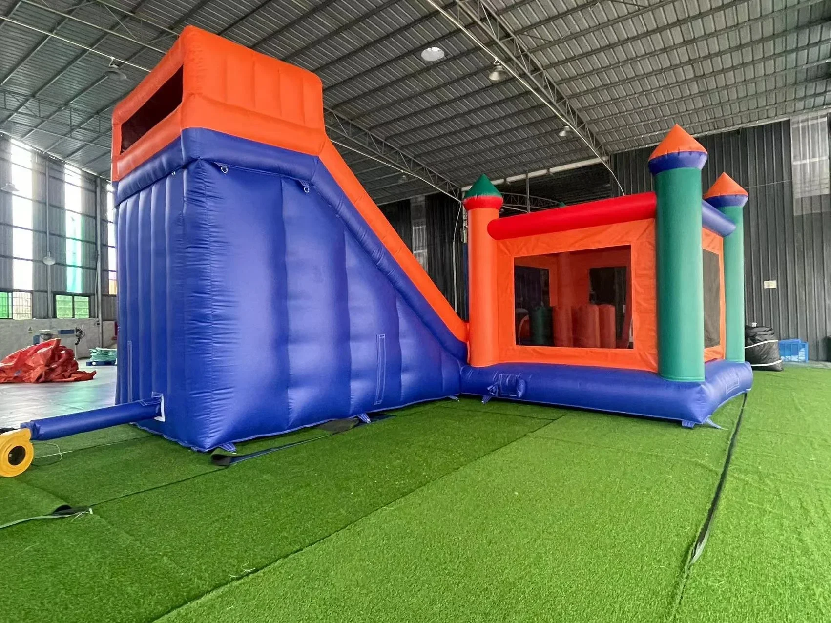 Children's Bouncy Castle with Balloons  Inflatable Jump Castle Slide Combo  Customizable Size in PVC Material