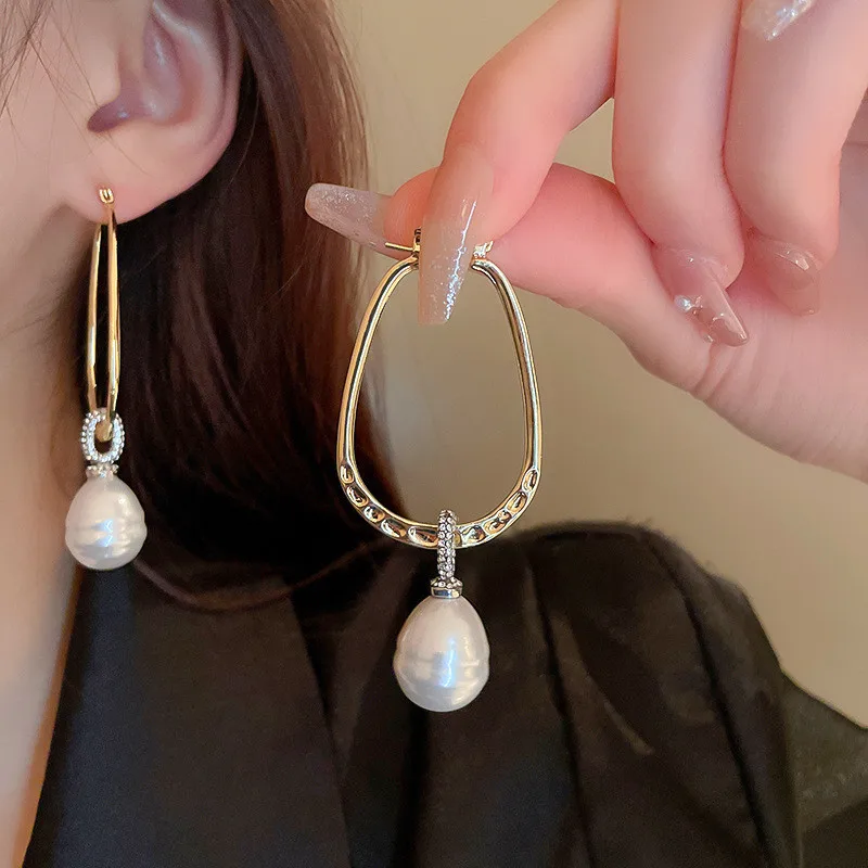 Simple French Women Earring Imitation Pearl Pendants Close-Set Zircon Material Fashionable And Gold Hypoallergenic Jewelry