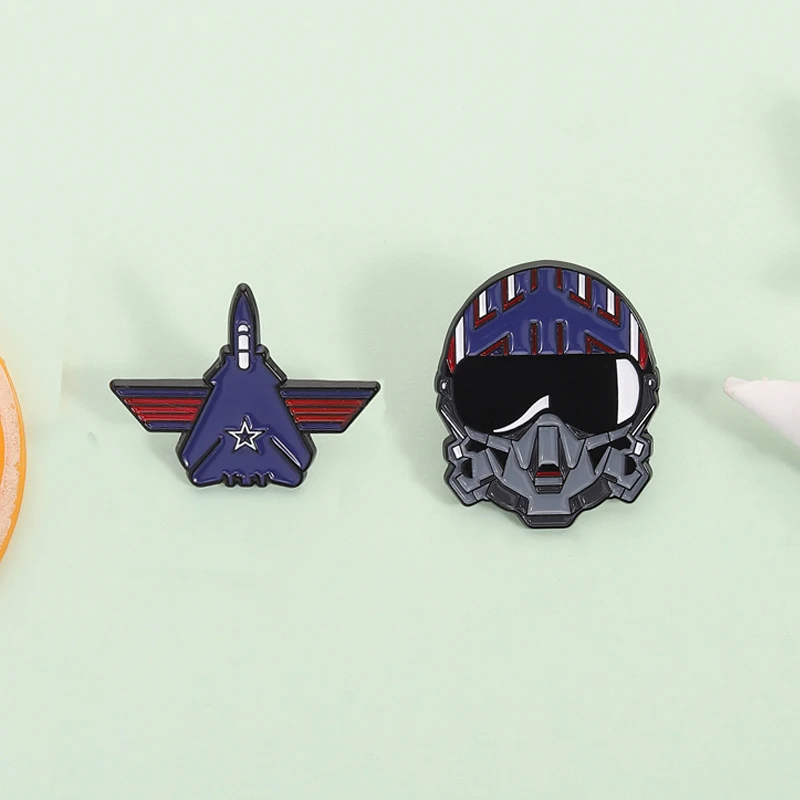 

Aviation Pilot Movie Enamel Pins Cool Helmet Maverick Air Force Army Military Brooches Lapel Badge Jewelry Gift for Friends