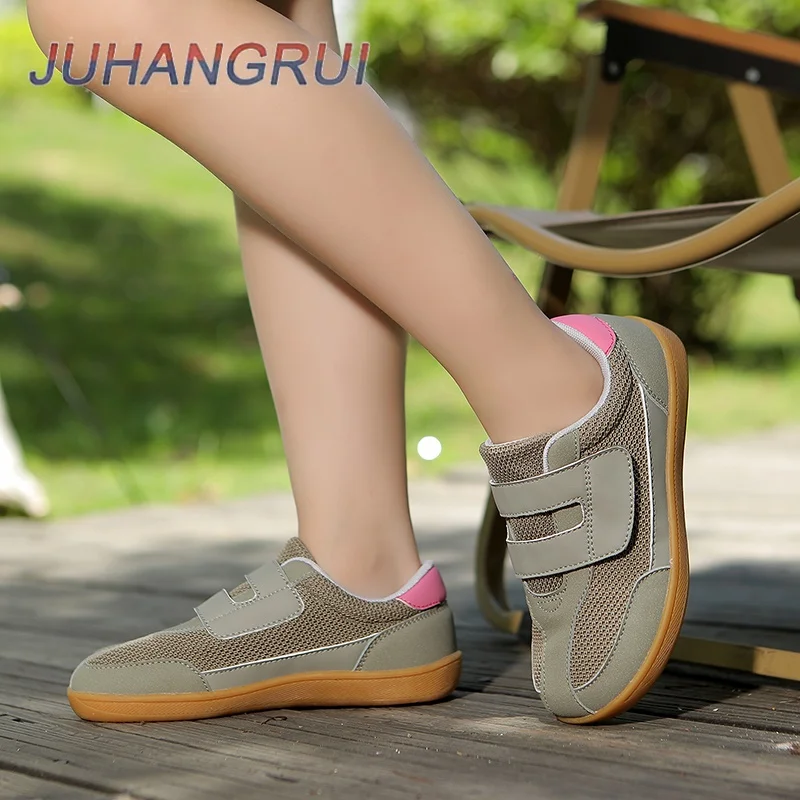 Scarpe per bambini a vestibilità larga Scarpe a piedi nudi Tomaia in mesh traspirante Suola in gomma antiscivolo per calzature casual da passeggio per ragazzi e ragazze