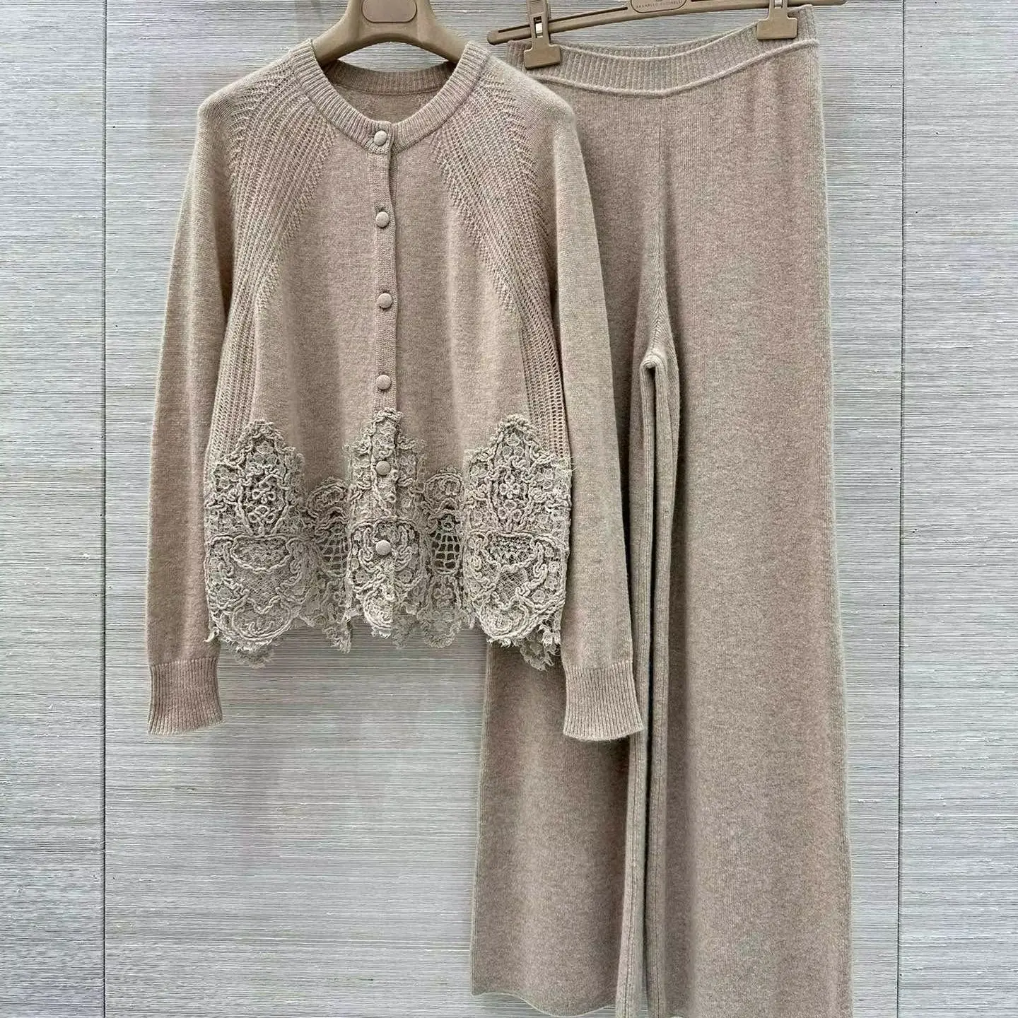 

Women Lace Embroidery Patchwork Round Neck Long Sleeve Single Breasted Cashmere Cardigans Coat