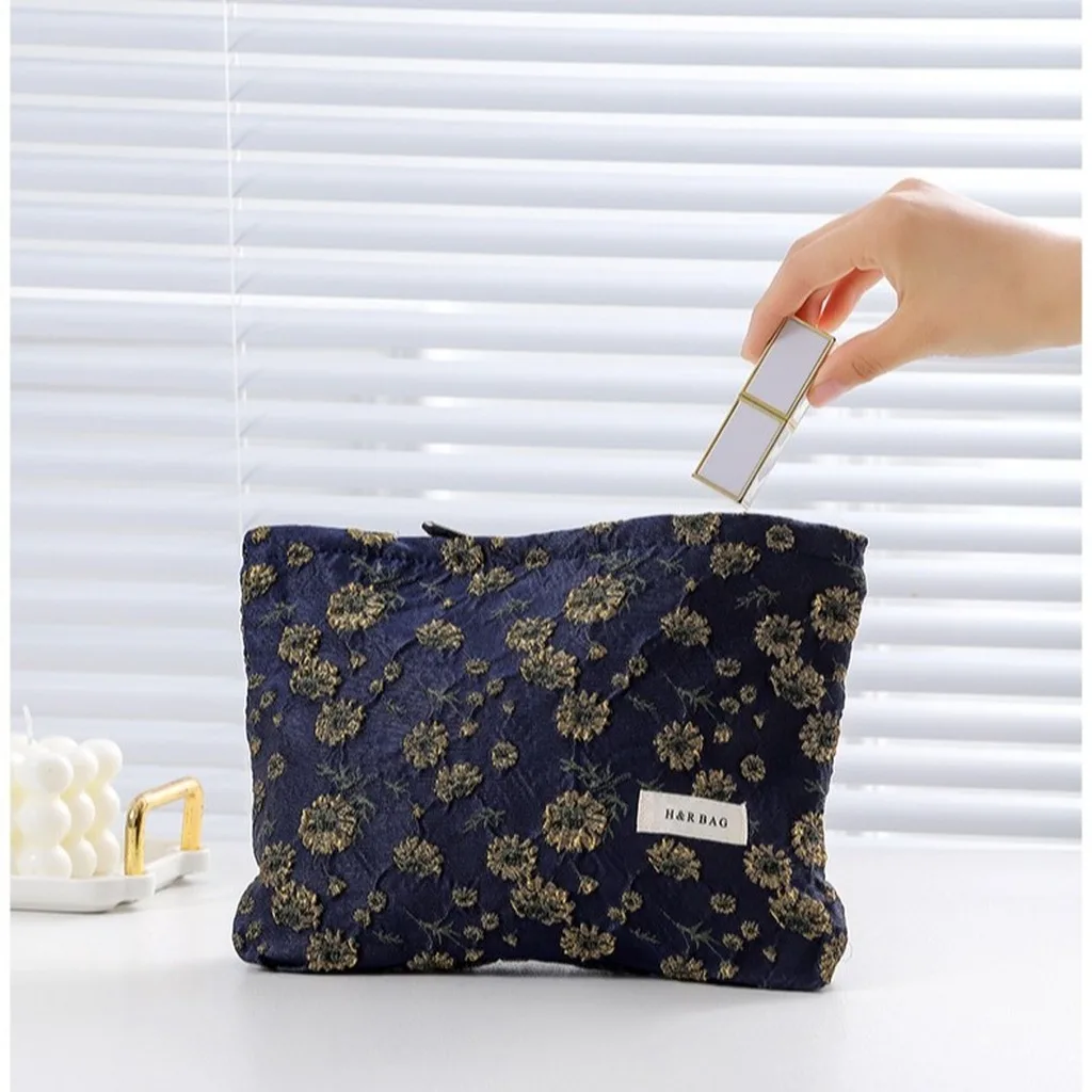 Zipper Cosmetic Bag Daisy Print Jacquard Cosmetic Bag Makeup Pouch Gold Thread Storage Bag For Business Trip Daily Commuting