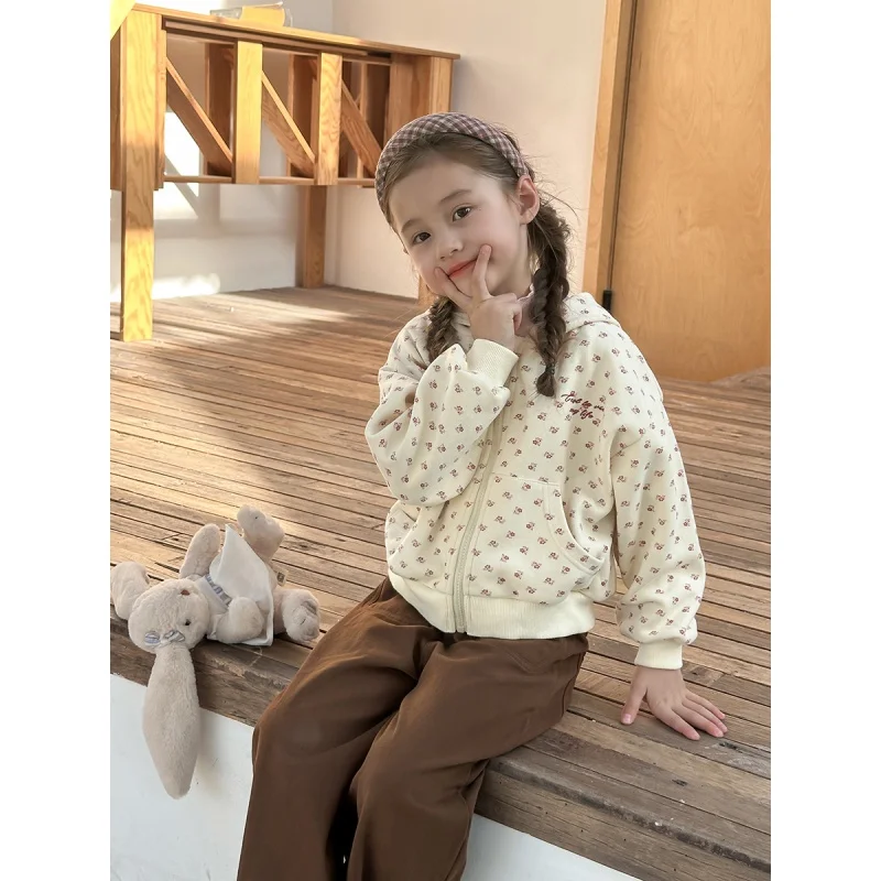 

2024Autumn Children's Clothing Medium and Large Little Girl Western Style Leisure Small Floral Sweater Full Printed Coat