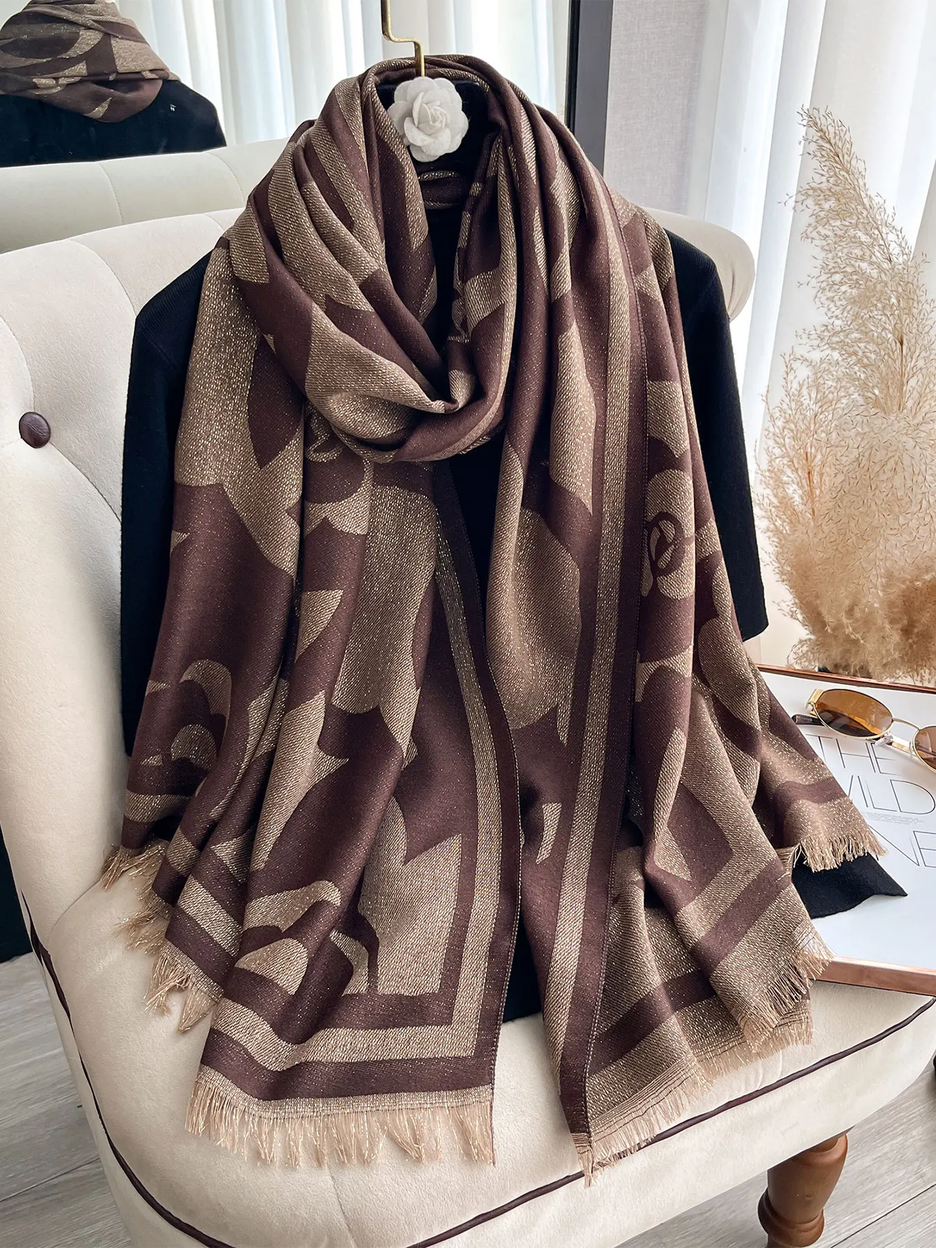 Women's Winter Thick Imitation Cashmere Scarf, Glitter Gold Thread Camellia Jacquard Wrap Shawl with Tassels