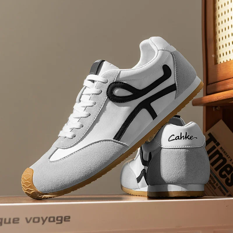 

Casual Sneakers 2026New Men's Breathable Four Seasons Outdoor Soft Sole Comfortable Running Shoes Student Sneakers