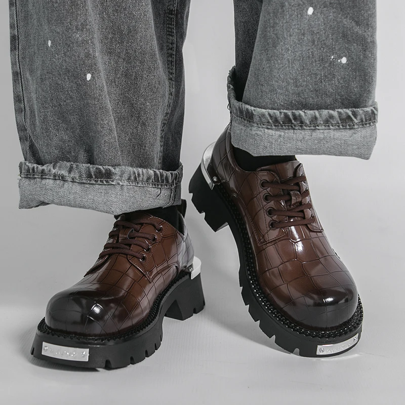 Luxury Brand Mens Comfortable Metal Style Big Toe Thick Soled Leather Shoes Spring New Round Toe Lace Up High Rise Leather Shoes